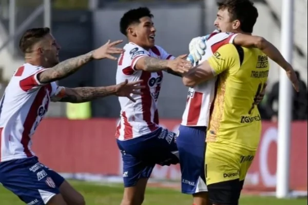 Unión venció por penales a Rosario Central y está en octavos de Copa Argentina