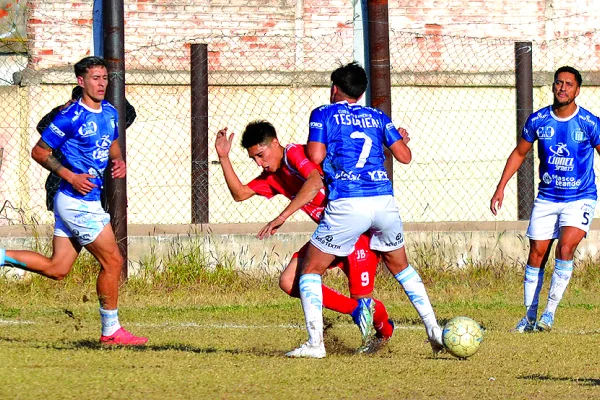 Riojano y Tesorieri empataron en un duelo picante en la
