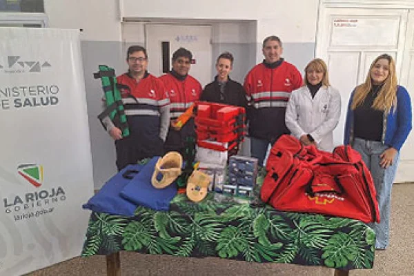 Entregan nuevos equipamientos para traslado y Servicio 107