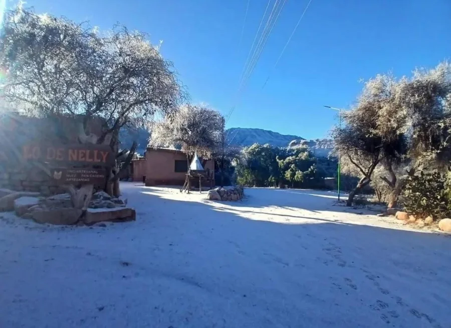 Nuevas postales. Para seguir promocionando los bellos paisajes que hay en la Provincia. Esta vez con el color blanco de la nieve.