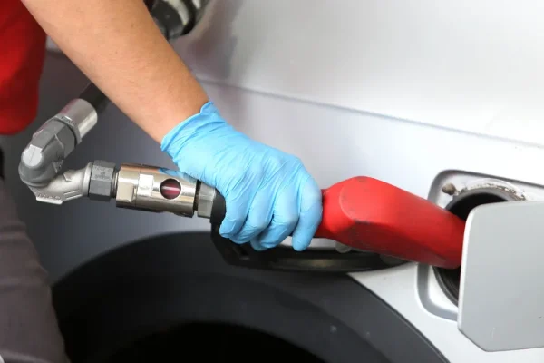 Sube el impuesto a los combustibles y se espera un aumento en naftas y gas oil