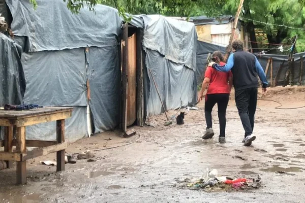 Asistieron a 120 familias afectadas por el frío en la capital