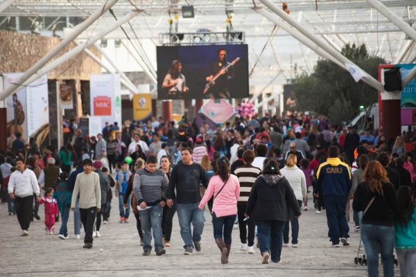 La Fiesta del Poncho tendrá participación récord de artistas, artesanos y emprendedores