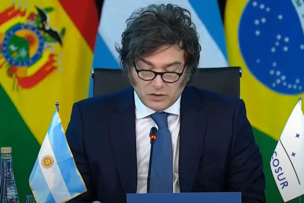 Javier Milei pidió mayor apertura comercial al Mercosur y advirtió: “Lo haremos acompañados o solos”