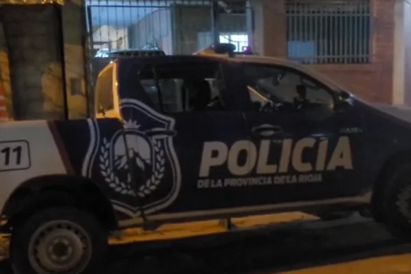 Barrio Los Caudillos: una mujer de 80 años sufrió un arrebato cuando salía de su vivienda