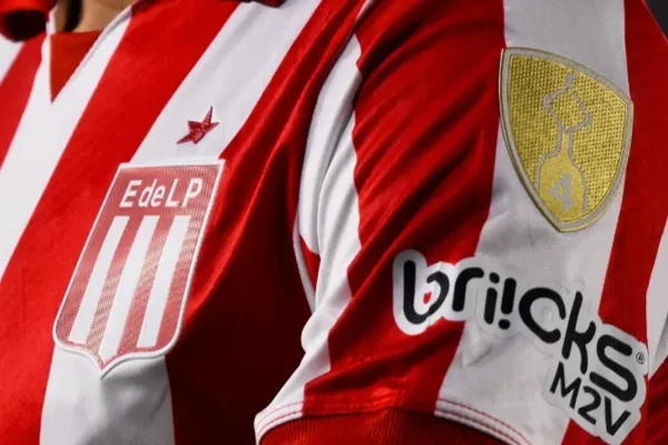 Polémica en Estudiantes de La Plata por el nuevo escudo: ¿guiño para Verón?