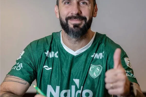 Lucas Pratto fue presentado en Sarmiento y jugará el Torneo Clausura