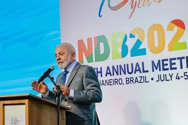 Lula insinúa su intención de presentarse a la reelección