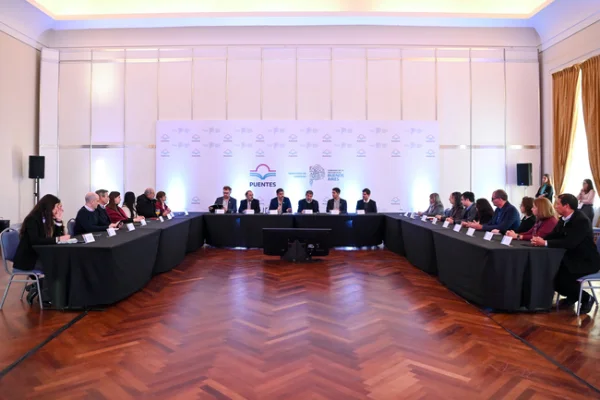 La UNLaR firmó convenio de cooperación con Buenos Aires