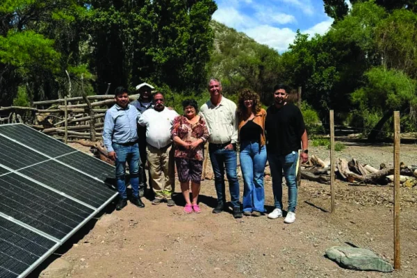 La Secretaría de Energía avanza en instalaciones de equipos solares aislados