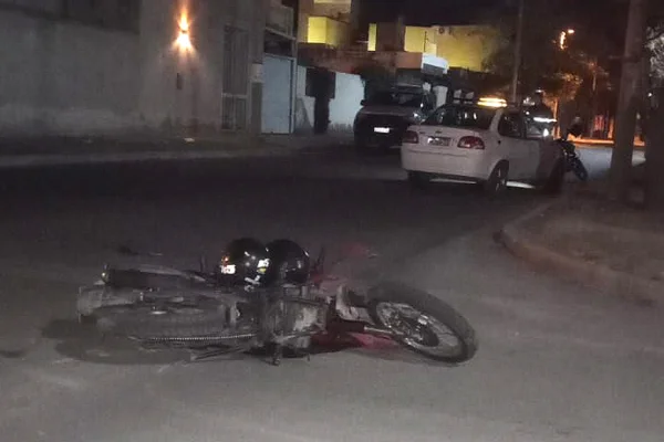 Un motociclista resultó herido tras un siniestro vial en el barrio San Cayetano