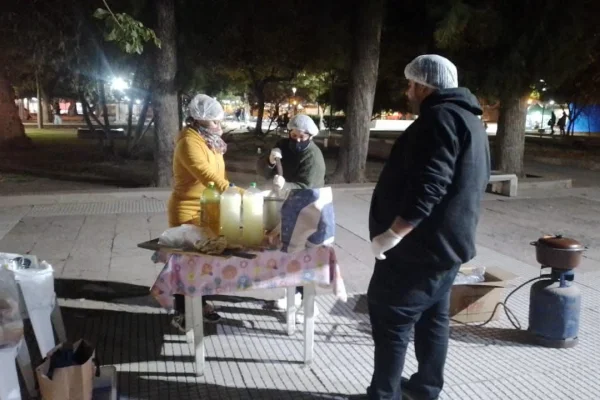 Un “guisito” abriga corazones en el ex Parque Sarmiento