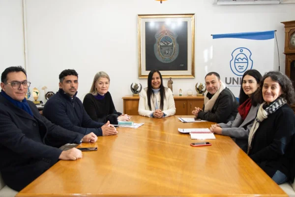 Presentaron carreras de posgrado de la UNLaR