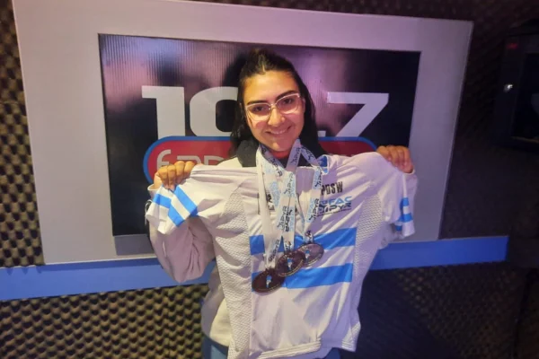 Agustina Vega sigue con su emoción por las medallas