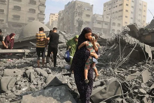 Israel lanza 130 ataques en Gaza dejando al menos 33 palestinos muertos