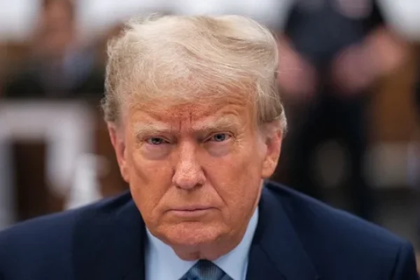 Trump amenazó a Putin con aplicar aranceles del 100% si no acuerda una tregua con Ucrania en 50 días