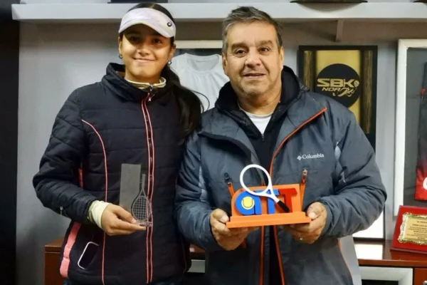 Camila Aguirre Ramos visitó al profesor Jorge Córdoba