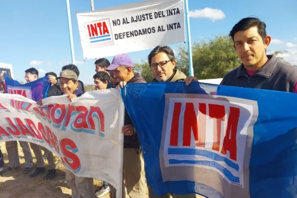 Realizaron un abrazo simbólico en el INTA La Rioja