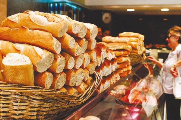 Sube el pan: desde hoy cuesta $2.400 el kilo y advierten una caída del consumo del 18%