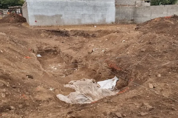 Encontraron una fosa con más de 20 cadáveres cerca del ex centro clandestino Campo de la Ribera