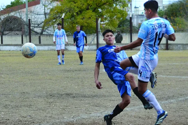 Tesorieri venció a Alas Argentinas y se trepó a la cima