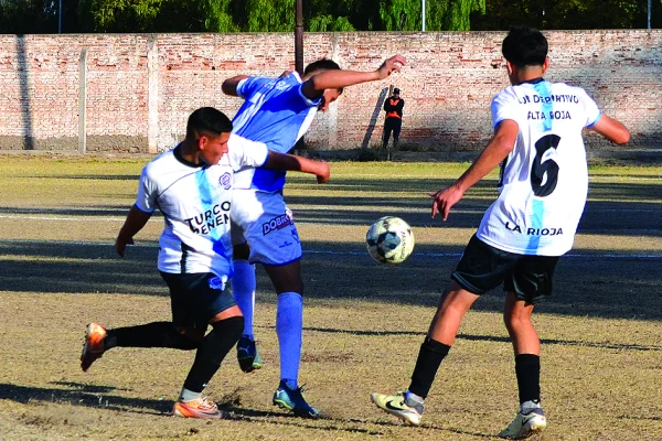 Vélez y Alta Rioja no se sacaron ventajas en la