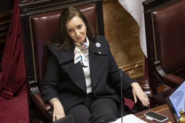 Villarruel afirma que si el oficialismo quiere recortar gastos lo haga “en viajes y en la SIDE”