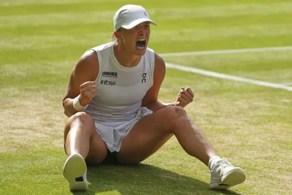 Iga Swiatek fue demoledora en la final y es la reina de Wimbledon