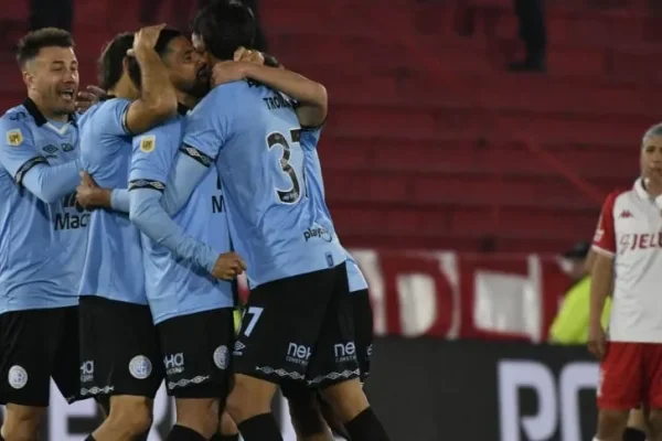 Belgrano tuvo un arranque de torneo espectacular y goleó a Huracán