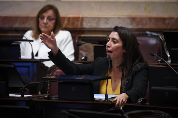 Florencia López: “El ajuste no puede ser sobre los jubilados ni las provincias”