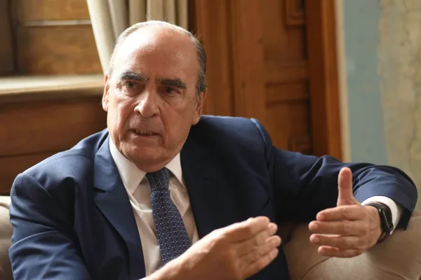 Francos confirmó el veto a la ley de jubilados y lanzó una frase lapidaria sobre la economía