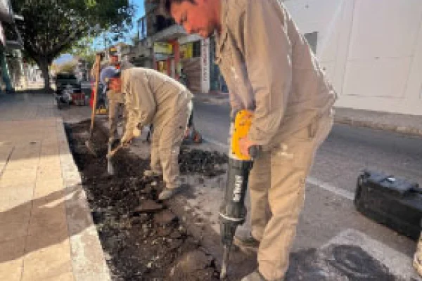 Avanza el plan de bacheo y asfaltado con trabajo conjunto entre Provincia y Municipio