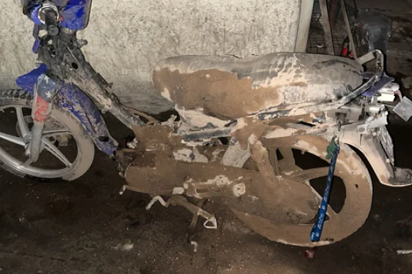 Investigan incendio intencional de una motocicleta en barrio Malvinas