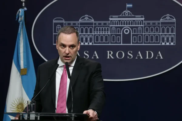 El Gobierno anunció que se inició el proceso para privatizar AySA