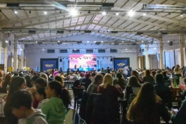 Se realizó una nueva peña solidaria en el Paseo Cultural