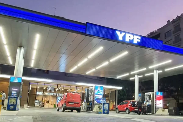 YPF vuelve a subir los combustibles en todo el país