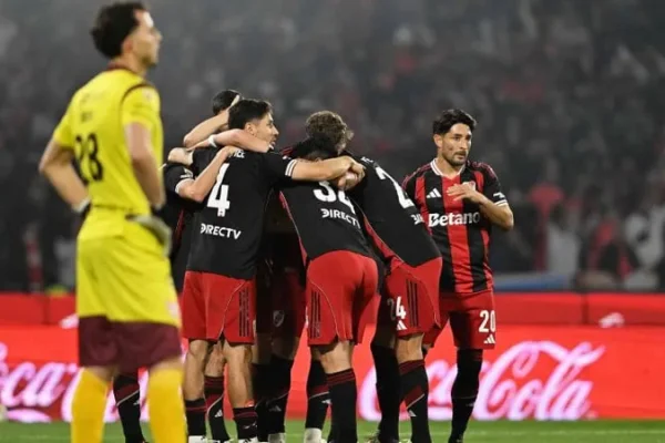 River goleó a Instituto y prolongó su buen arranque del torneo Clausura