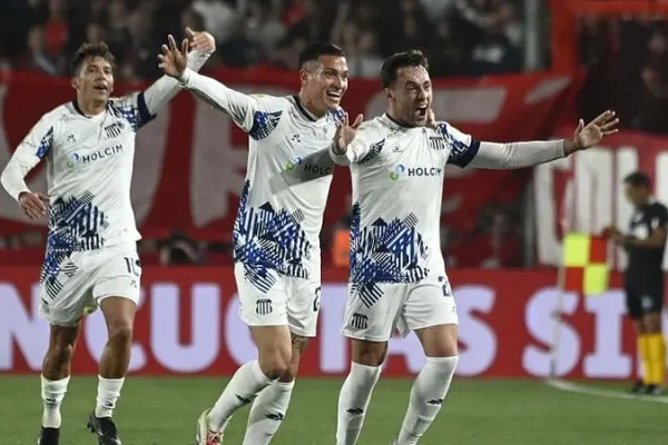 Talleres se hizo fuerte en Avellaneda y la ganó a Independiente