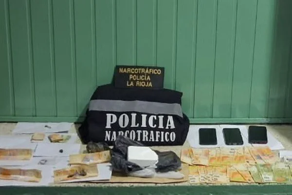 Incautan cocaína y marihuana en un operativo sobre Ruta 9 en Arauco