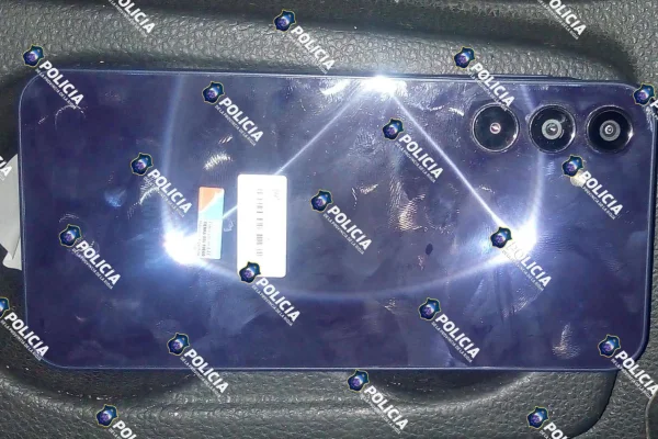 Secuestran un celular en el barrio Yacampis