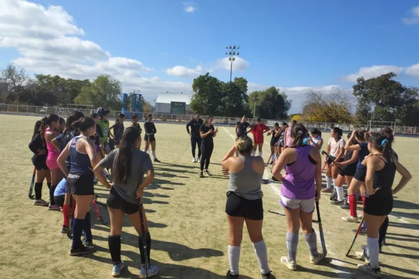Entrenan los seleccionados de las categorías Juveniles