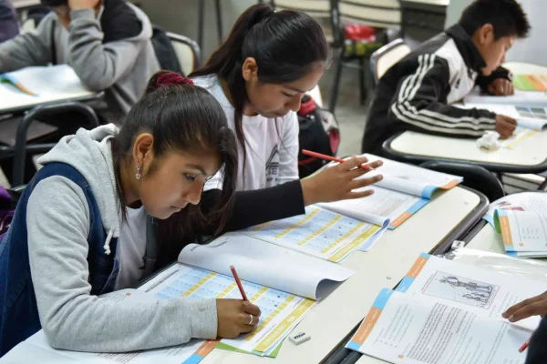El Gobierno Nacional impulsa una reforma curricular educativa, que incluye la IA y la “alfabetización financiera”