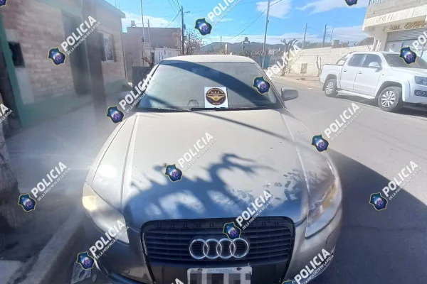 La Policia secuestró dos autos de alta gama en Chilecito