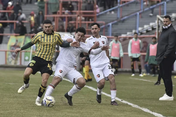Aldosivi y Newell´s no se sacaron ventajas en un pobre partido