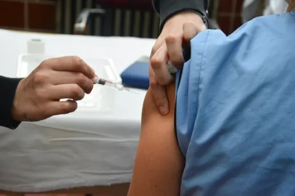 Dengue: recomiendan vacunarse en invierno para alcanzar la inmunización completa antes del verano