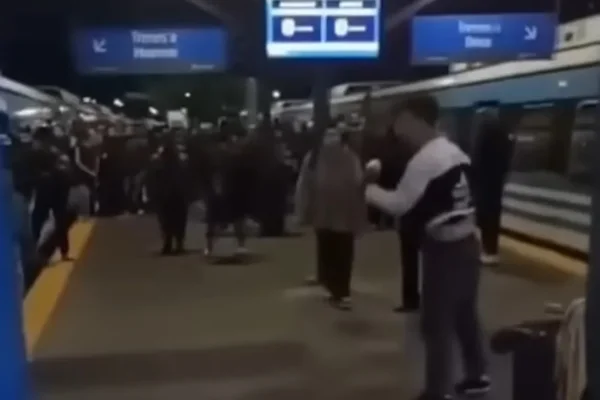 Tensión en el Tren Sarmiento: un hombre amenazó a los pasajeros con un cuchillo