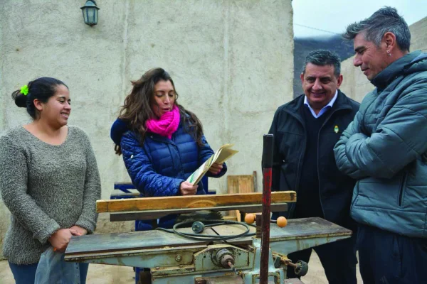 La senadora Florencia López visitó familias e instituciones
