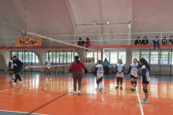 Enojo del club Barrio Argentino por no poder jugar en la Capital