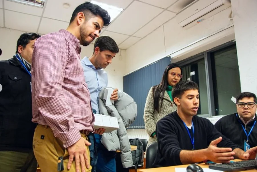 Datos. Se hizo un recorrido por los laboratorios, charlando con estudiantes.