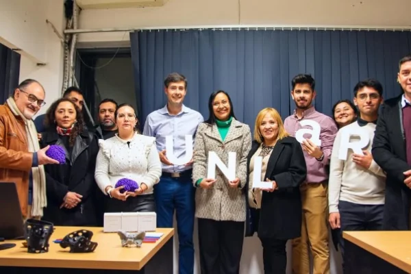 Articulan la innovación con el sector privado con el funcionamiento de impresora 3D